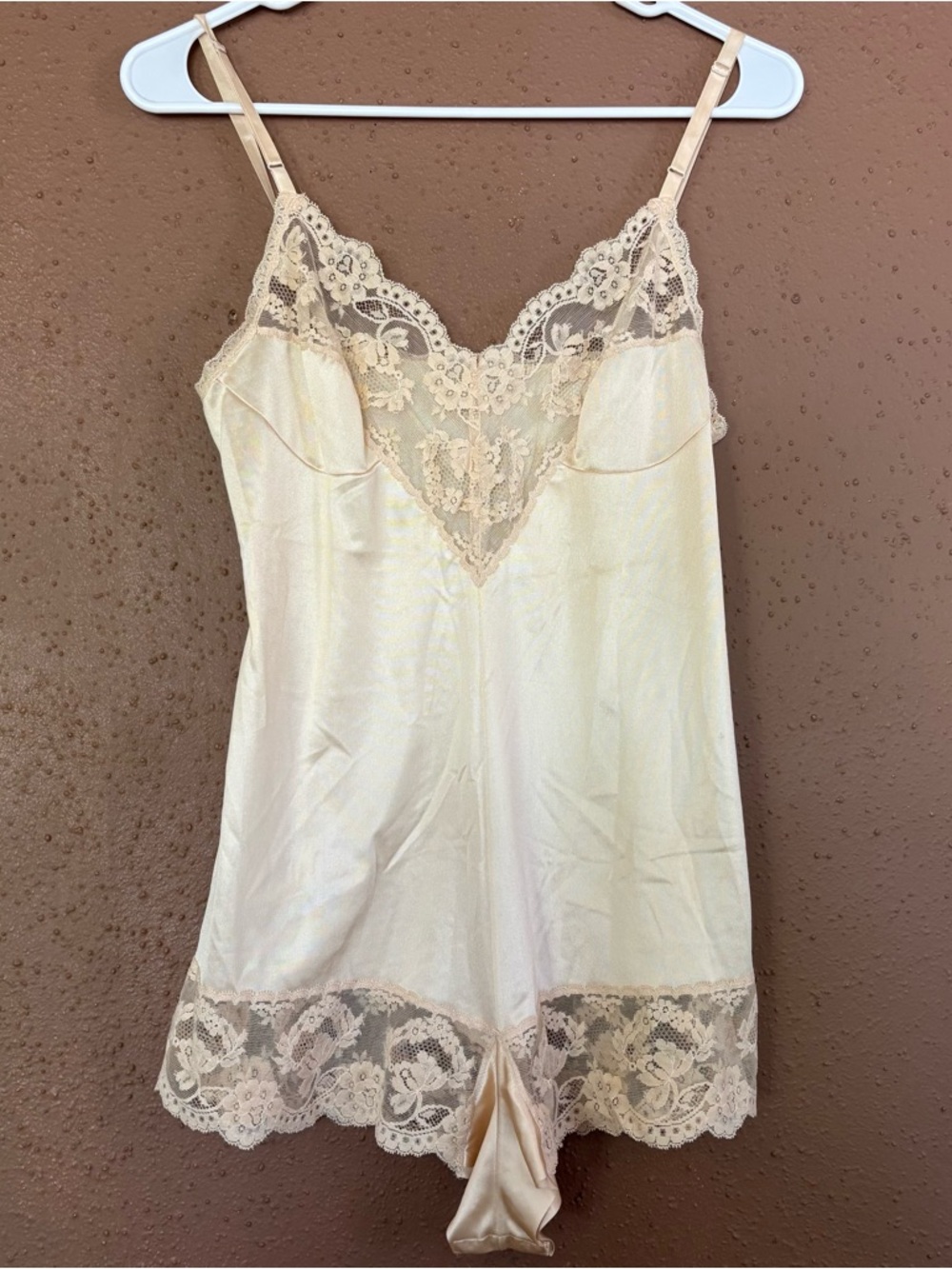 Vintage Vanity Fair Lace Trim romper Teddy Champagne Beige Size 32
